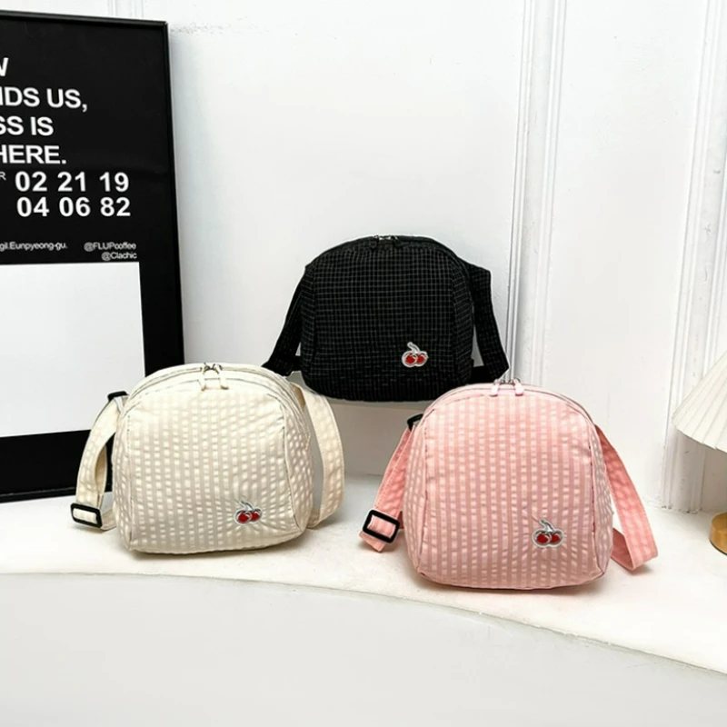 Korean Style Embroidered Cherr - Interior Design Korean Style のレビューと価格