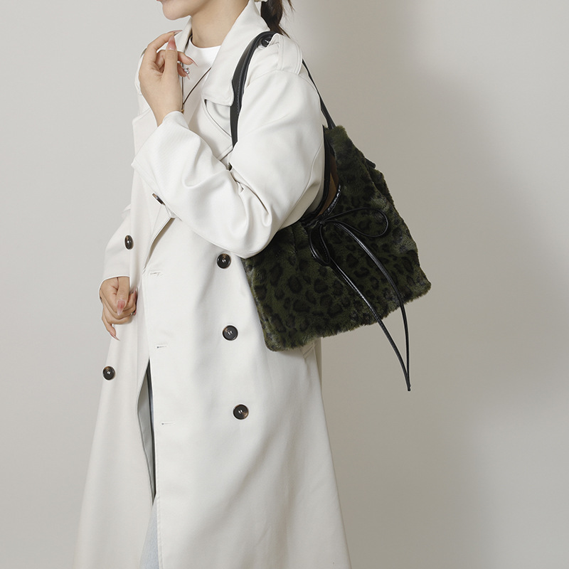 Fashionable Furry Tote Bag Wom - Interior Design Korean Style のレビューと価格